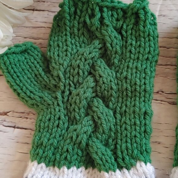 Hand-Knit Blue and Green Fingerless Mittens Vancouver Canucks Seattle Seahawks - Picture 4 of 7